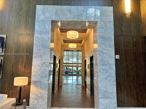 185 SW 7th St 3704, Miami FL 33130