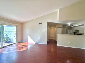 11185 SW 6th St 303, Pembroke Pines FL 33025