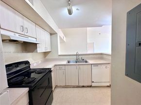 11185 SW 6th St 303, Pembroke Pines FL 33025