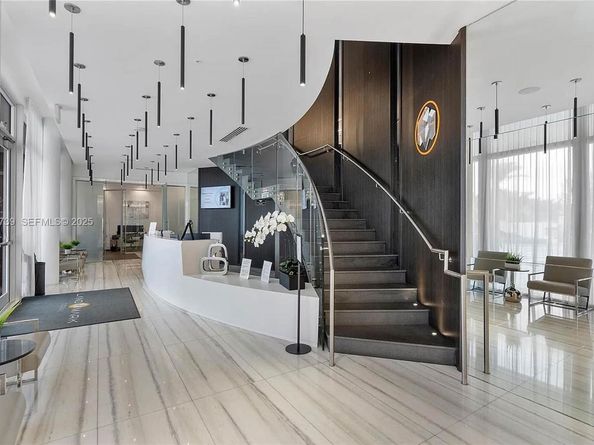 6611 NW 102nd Path, Doral FL 33178