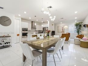 6611 NW 102nd Path, Doral FL 33178