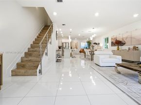 6611 NW 102nd Path, Doral FL 33178