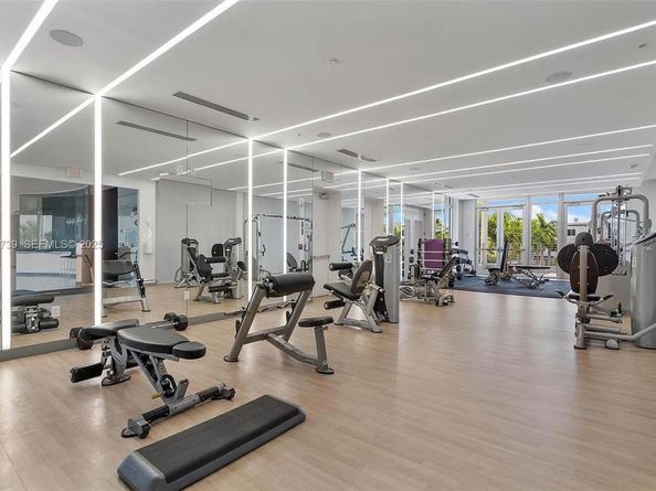 6611 NW 102nd Path, Doral FL 33178