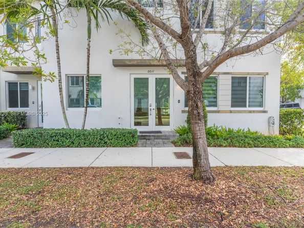 6611 NW 102nd Path, Doral FL 33178