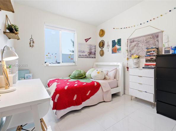 6611 NW 102nd Path, Doral FL 33178