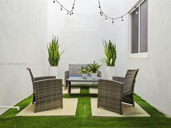 6611 NW 102nd Path, Doral FL 33178