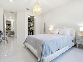 6611 NW 102nd Path, Doral FL 33178