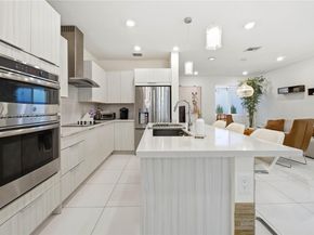 6611 NW 102nd Path, Doral FL 33178