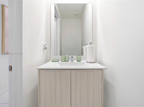 6611 NW 102nd Path, Doral FL 33178