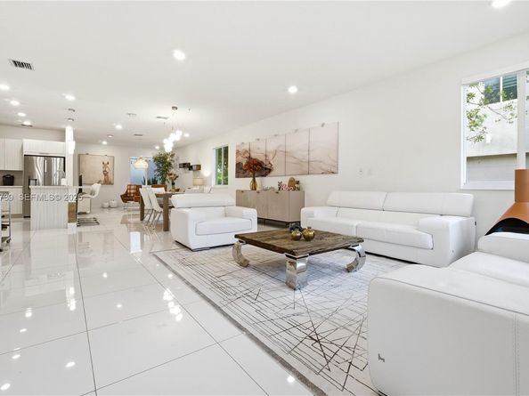 6611 NW 102nd Path, Doral FL 33178