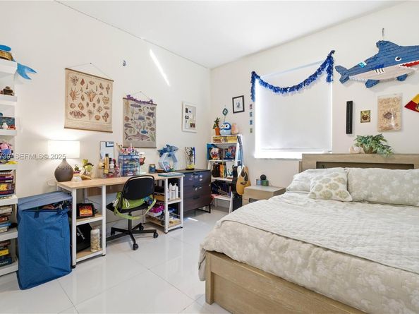 6611 NW 102nd Path, Doral FL 33178