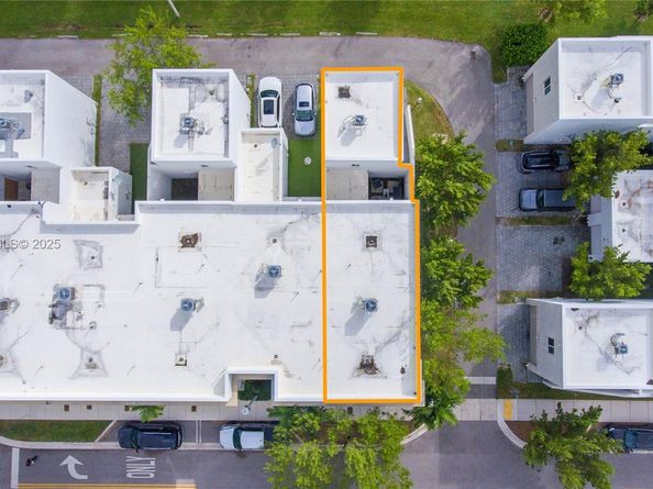 6611 NW 102nd Path, Doral FL 33178