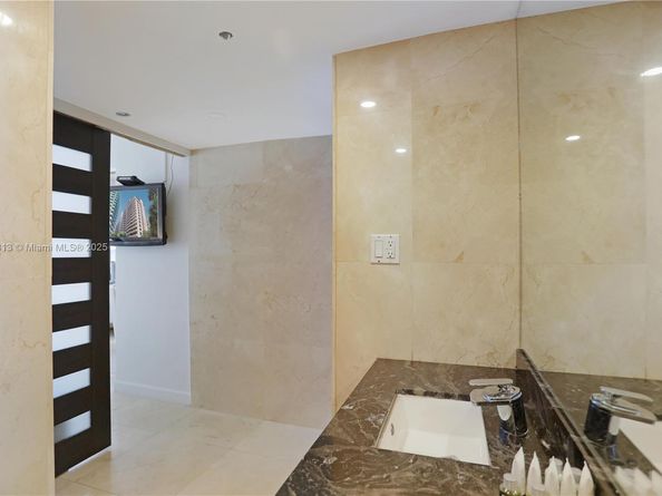 5225 Collins Ave 1216, Miami Beach FL 33140