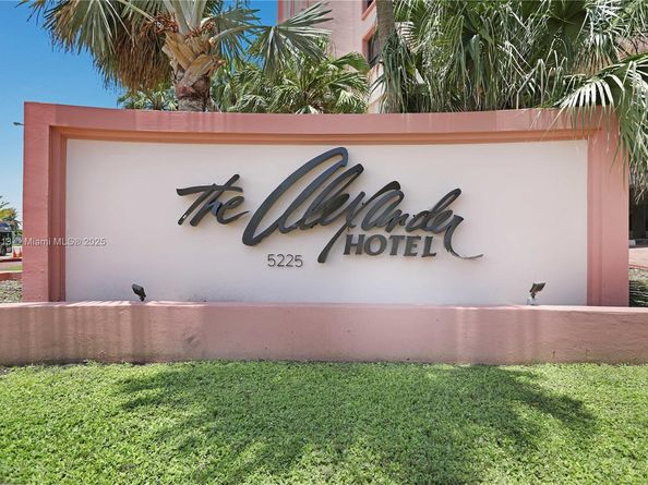 5225 Collins Ave 1216, Miami Beach FL 33140