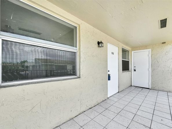 15655 SW 82nd Cir Ln 512, Miami FL 33193