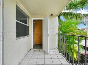 15655 SW 82nd Cir Ln 512, Miami FL 33193