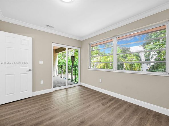 15655 SW 82nd Cir Ln 512, Miami FL 33193