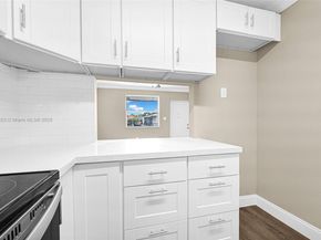 15655 SW 82nd Cir Ln 512, Miami FL 33193