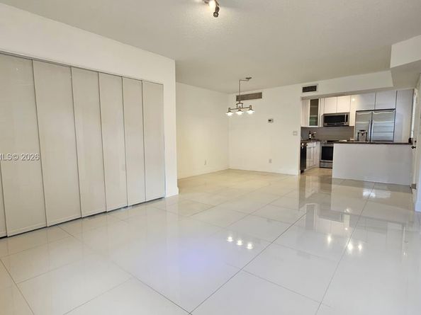 9850 NW 3rd Ct 2, Plantation FL 33324