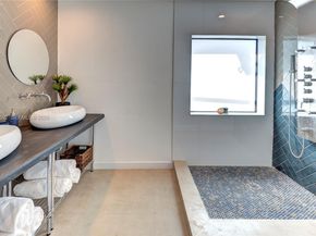 818 NW 47th St, Miami FL 33127