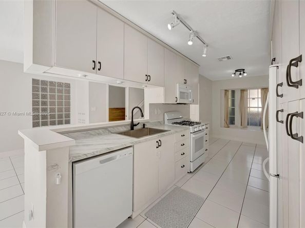 15224 SW 111th St, Miami FL 33196