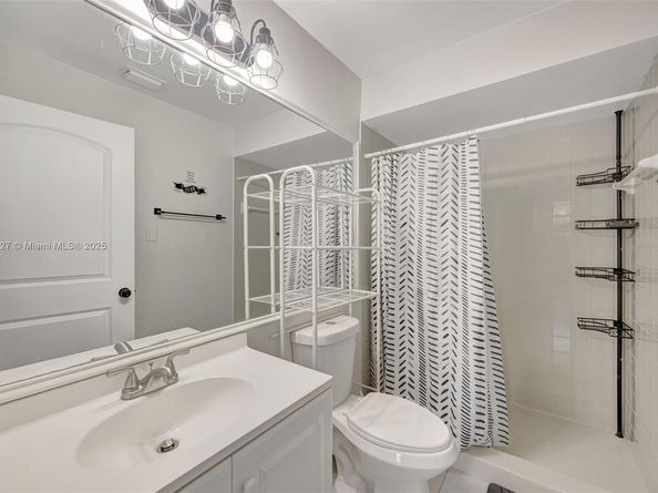 15224 SW 111th St, Miami FL 33196