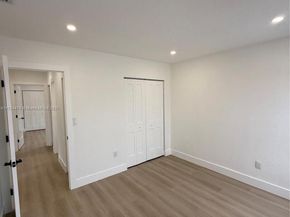 961 W 39th Pl, Hialeah FL 33012