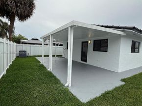 961 W 39th Pl, Hialeah FL 33012