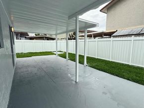 961 W 39th Pl, Hialeah FL 33012