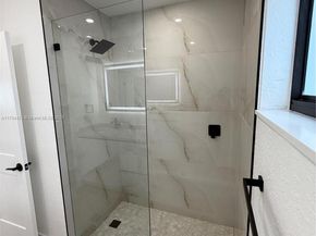961 W 39th Pl, Hialeah FL 33012