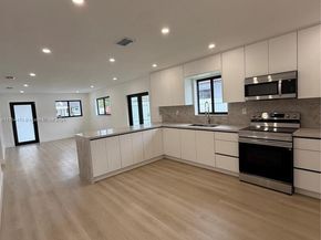 961 W 39th Pl, Hialeah FL 33012