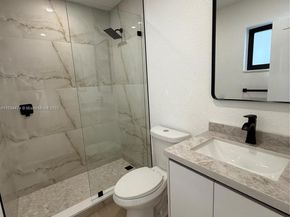 961 W 39th Pl, Hialeah FL 33012