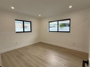 961 W 39th Pl, Hialeah FL 33012