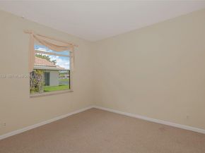 3843 Oak Ridge Cir, Weston FL 33331