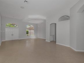 3843 Oak Ridge Cir, Weston FL 33331