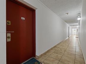 4719 NW 7th St 30411, Miami FL 33126