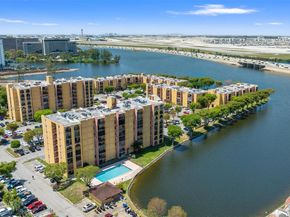 4719 NW 7th St 30411, Miami FL 33126
