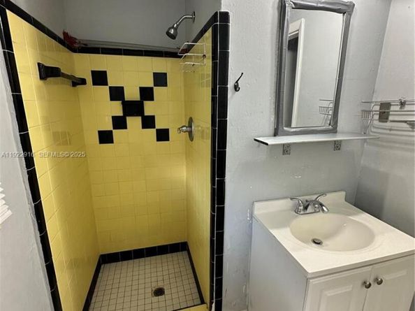 2304 NE 135th Ln, North Miami Beach FL 33181