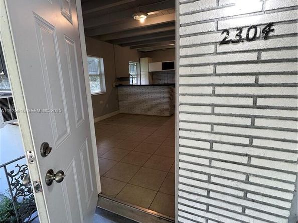 2304 NE 135th Ln, North Miami Beach FL 33181