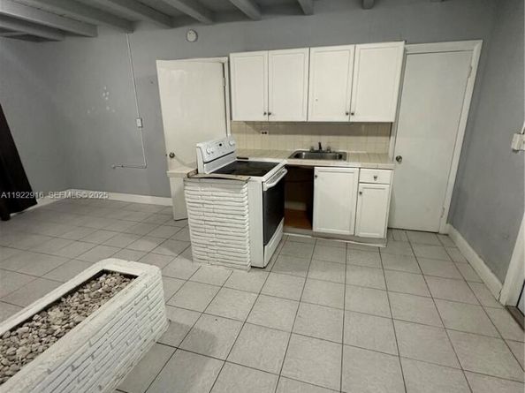 2304 NE 135th Ln, North Miami Beach FL 33181