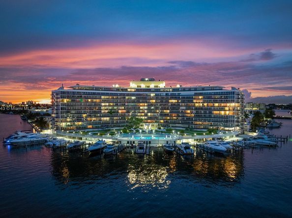 900 Bay Dr 702/704, Miami Beach FL 33141
