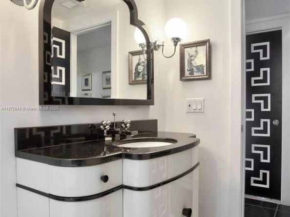 900 Bay Dr 702/704, Miami Beach FL 33141