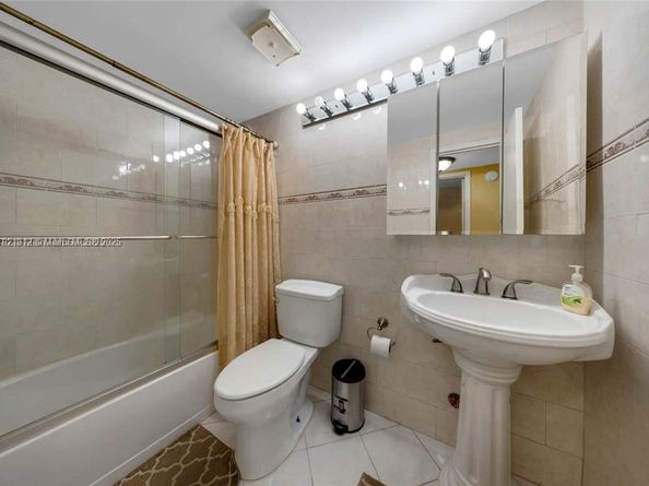 Undisclosed Address #A11921812, Lauderdale Lakes FL 33311