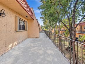 39 Ann Lee Ln 39, Tamarac FL 33319