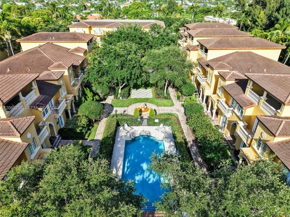 425 NE 69th Cir, Boca Raton FL 33487