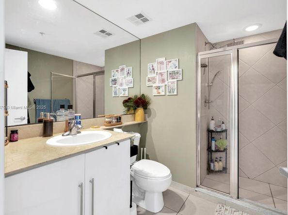 335 S Biscayne Bl 3408, Miami FL 33131