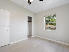 2201 NW 166th St, Miami Gardens FL 33054