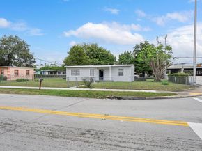 2201 NW 166th St, Miami Gardens FL 33054