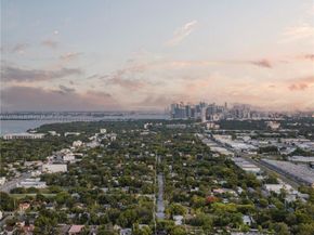 7700 NE 5th Ave D, Miami FL 33138