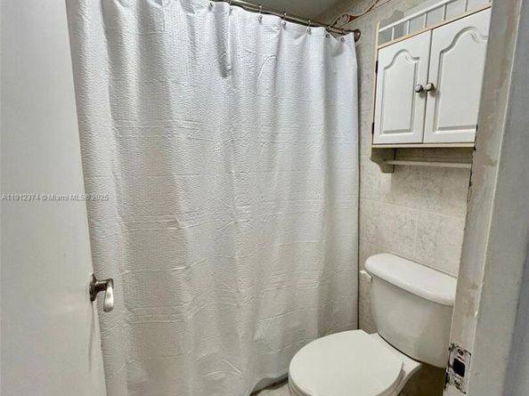 100 Lincoln Rd 1220, Miami Beach FL 33139